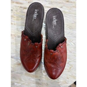 Indigo by Clarks Womens 8M Red Leather Floral Embossed Platform Clog Mules